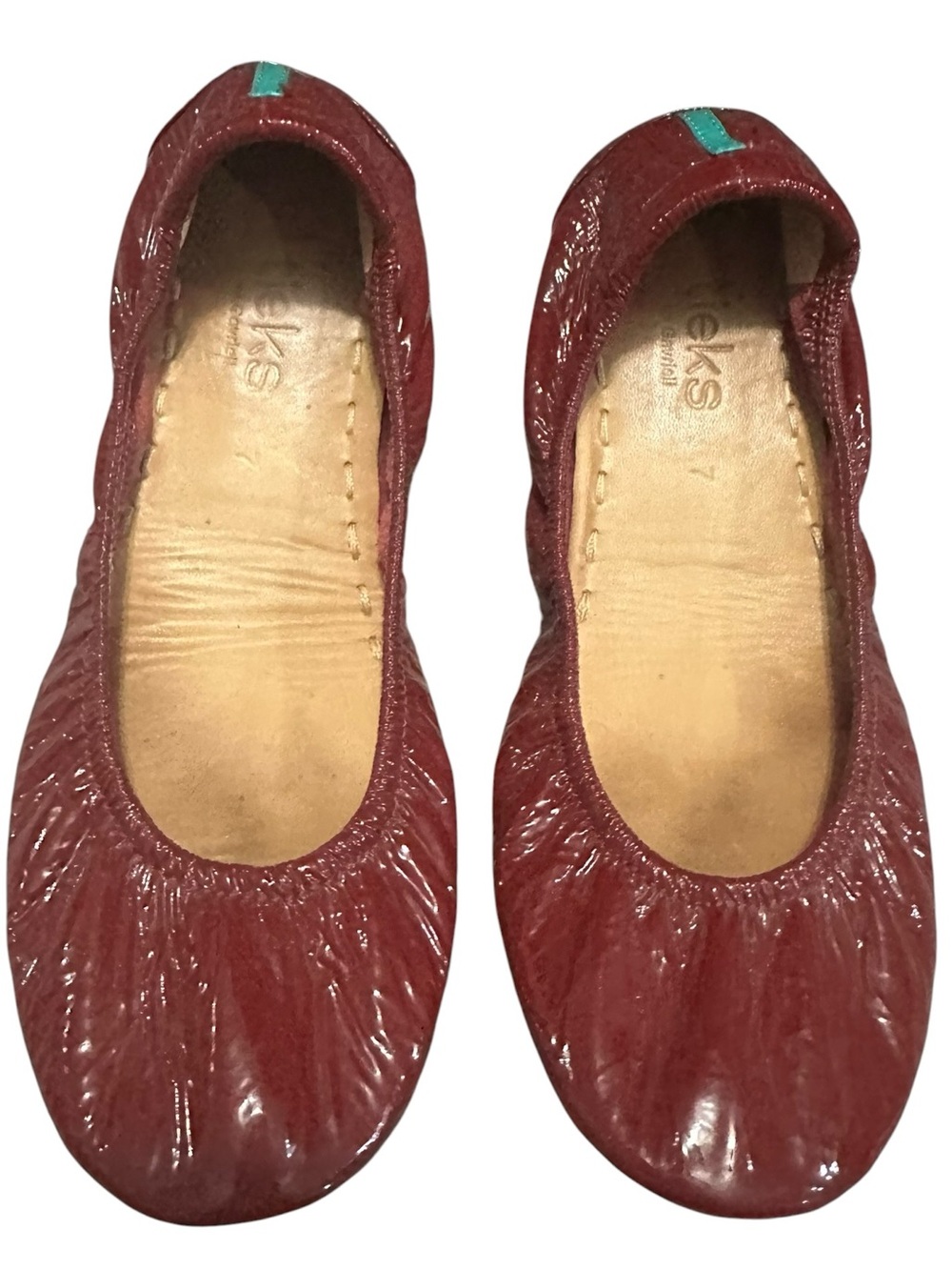 Tieks Women's Burgundy Patent Leather Ballet Flats with Teal Tab size 7 - Picture 2 of 7